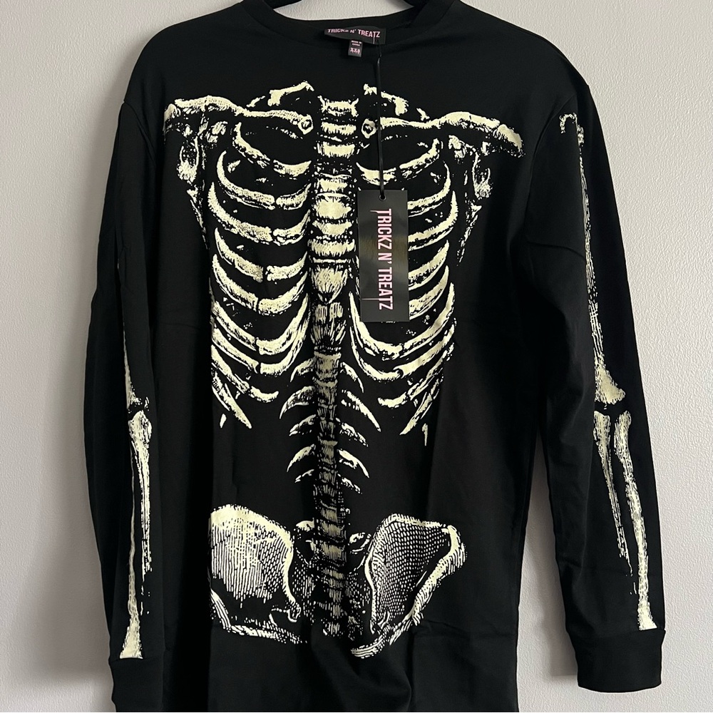 TRICKZ N TREATZ | Glow in the dark skeleton tee